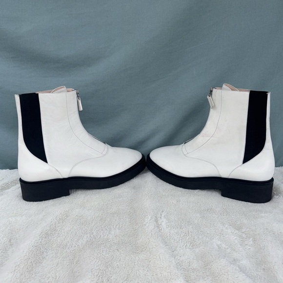 GUC STUART WEITZMAN Lodge Zip Leather Bootie in White Size 8B **defects** Moto - Picture 3 of 11